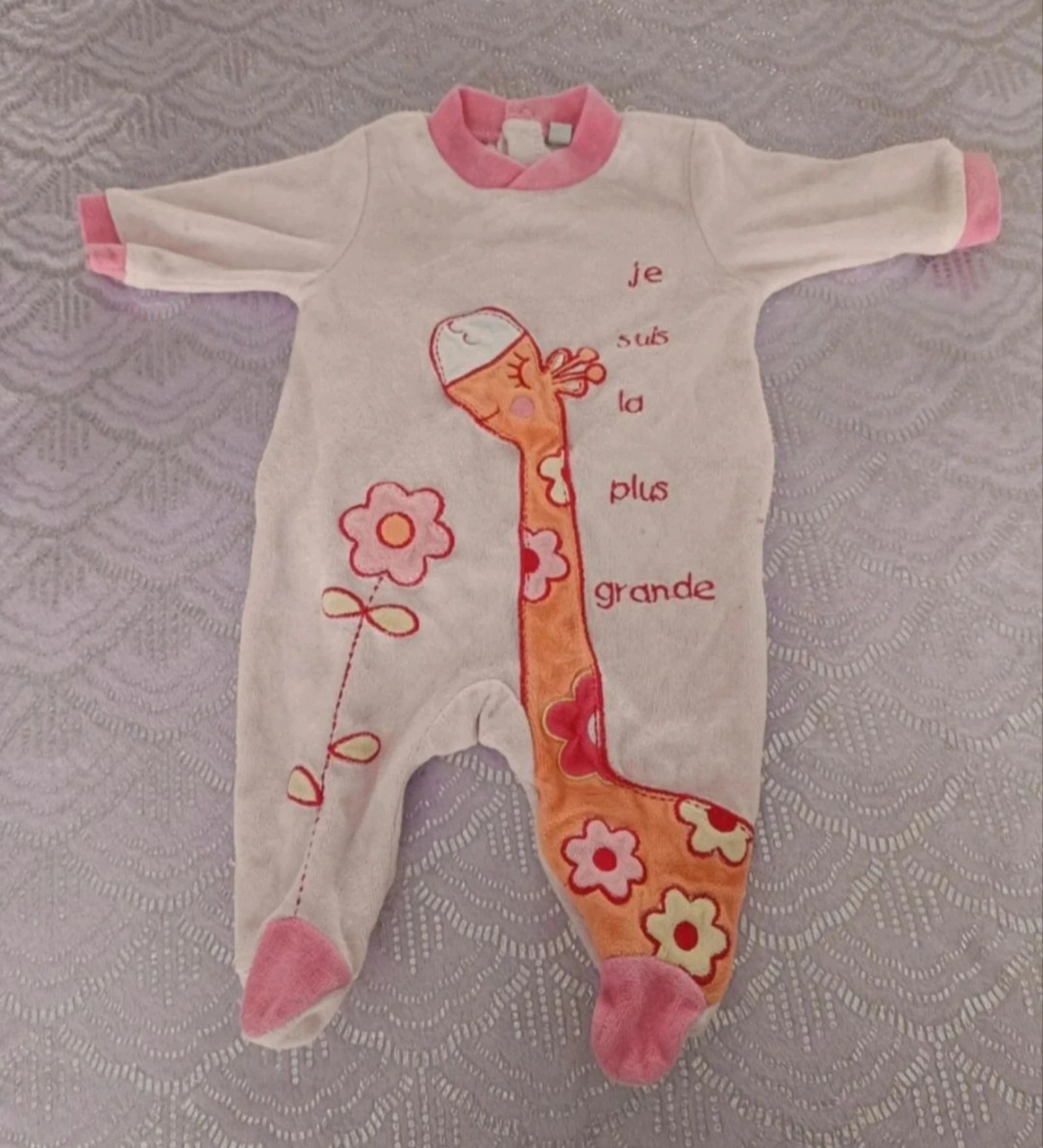 Pyjama dors-bien velours blanc et rose "Girafe" – Taille 1 mois – Très bon état